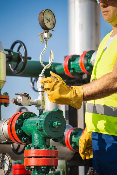 Oil engineer — Stock Photo, Image