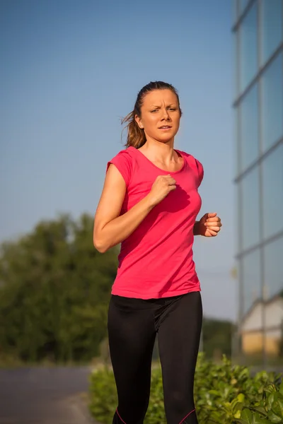 Junges Mädchen im Training — Stockfoto