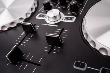 DJ Karıştırıcı