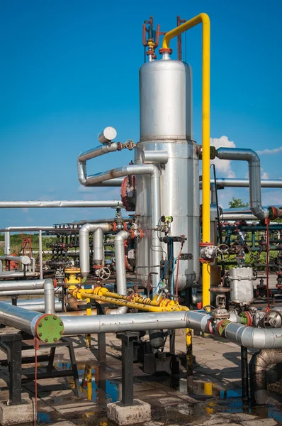 Gas storage and pipeline — Stock Photo, Image