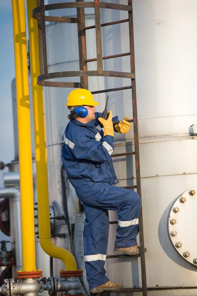 Oil workers — Stock Photo, Image