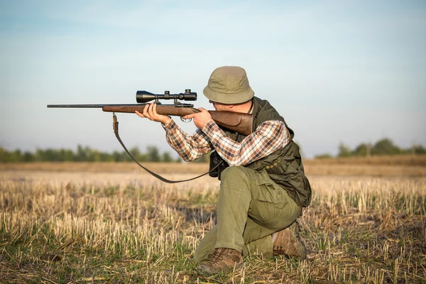 Hunter hunting — Stock Image Hunter hunting Stock Photo