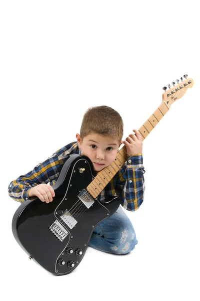 Jovem guitarrista tocando guitarra — Fotografia de Stock