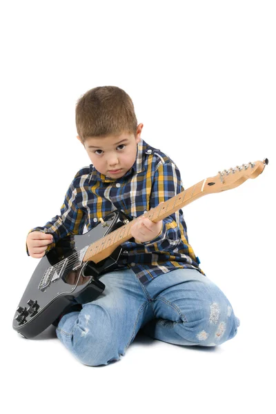 Jeune guitariste jouant de la guitare — Photo