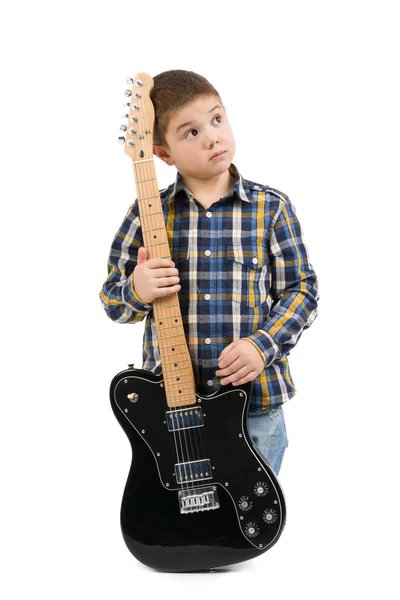 Junger Gitarrist spielt Gitarre — Stockfoto