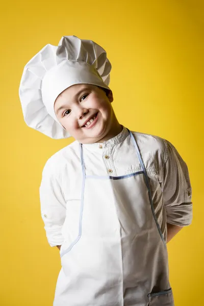 제복을 입은 작은 소년 요리사 — 스톡 사진