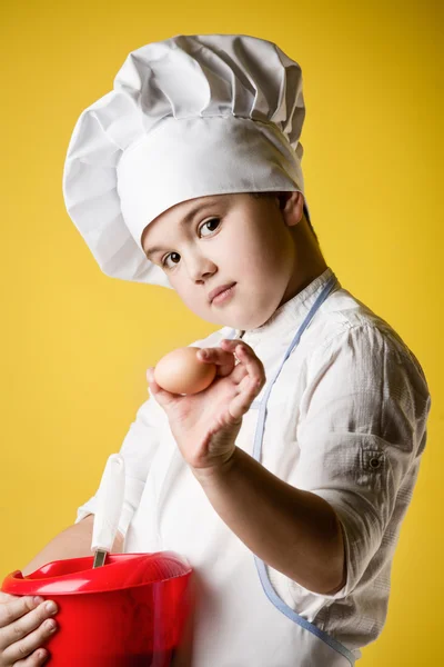 Chef de niño pequeño en uniforme — Foto de Stock