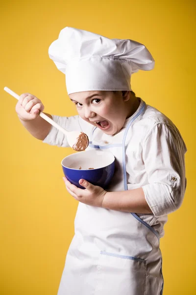 Chef de niño pequeño en uniforme — Foto de Stock