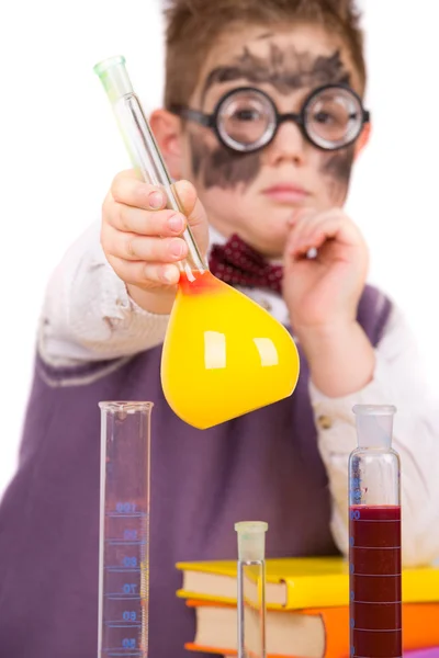 Kleiner lustiger Chemiker — Stockfoto