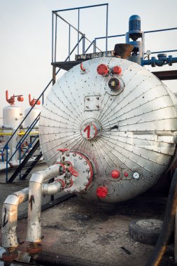 petrol ve gaz işleme tesisi