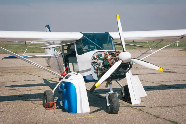 Small airplane with a propeller — Stock Photo, Image