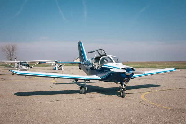 Small airplane with a propeller — Stock Photo, Image