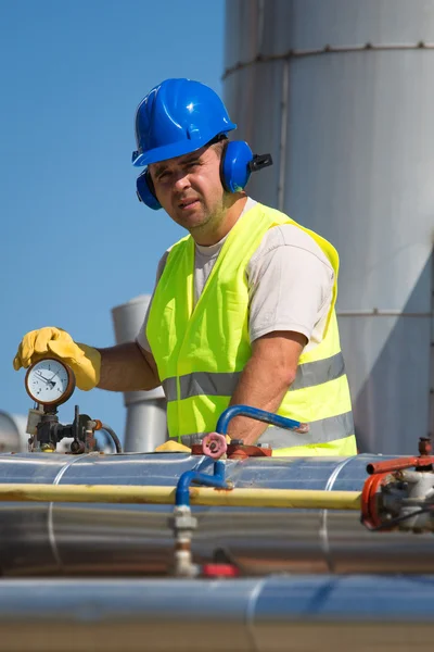 Oil workers — Stock Photo, Image