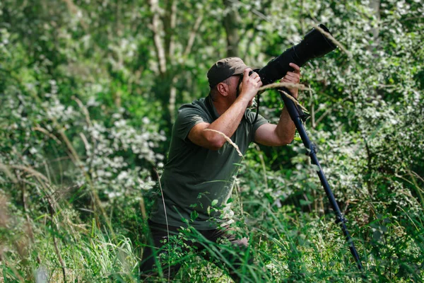 Divoký Fotograf Venku Profesionální Fotograf Přírodě — Stock fotografie