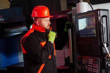 mekanik teknisyeni Ajan cnc freze kesme makine merkezinin aracı atölye