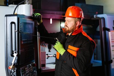 mekanik teknisyeni Ajan cnc freze kesme makine merkezinin aracı atölye