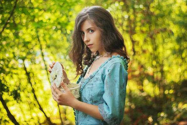 Retrato Una Hermosa Joven Vestido Del Siglo Xix Con Una — Foto de Stock