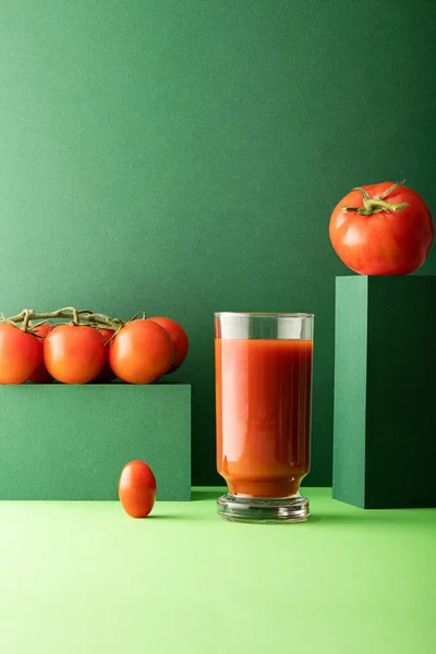 Domates suyu ve domates