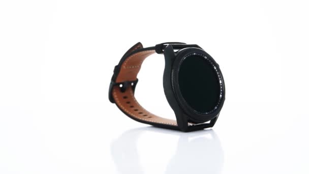 Jerewan Armenien 2021 Samsung Smartwatch Auf Weißem Hintergrund — Stockvideo