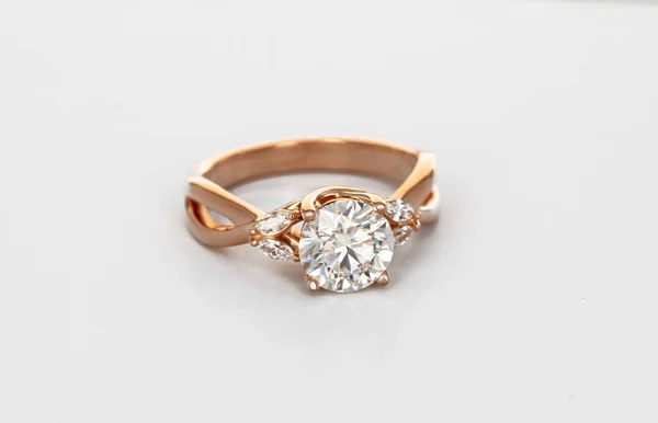Gold Diamond Ring White Background — Stock Photo, Image