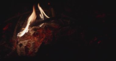 Yavaş yanan şömine