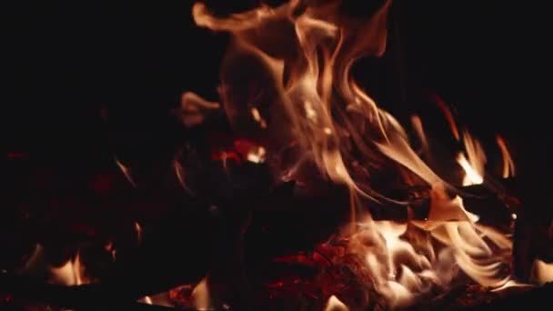 暖炉の燃焼のスローモーション — ストック動画