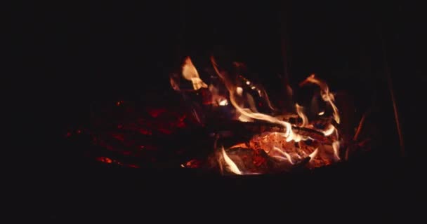 暖炉の燃焼のスローモーション — ストック動画