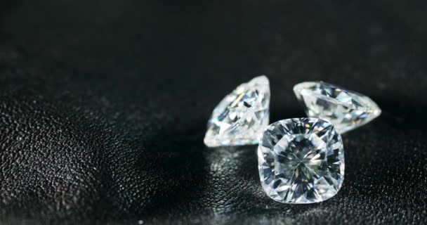 Diamants Brillants Brillants Sur Fond Noir — Video