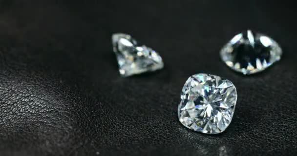 Diamants Brillants Brillants Sur Fond Noir — Video