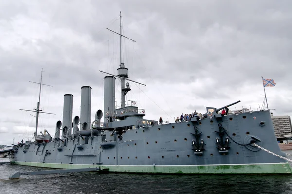 Крейсер "Аврора" на стоянці Петрограді набережна. Санкт-Петербург — стокове фото