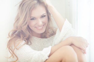 pencerenin kenarında