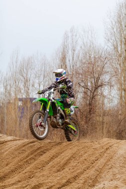 Motokros, Ukrayna, Harkov, 04.04.2021 'de Kharkov bölgesinin açık şampiyonası