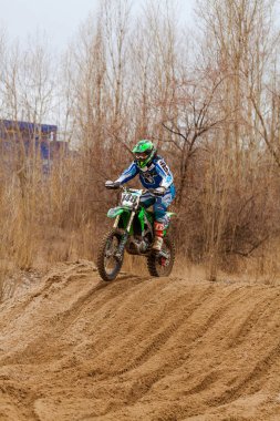 Motokros, Ukrayna, Harkov, 04.04.2021 'de Kharkov bölgesinin açık şampiyonası