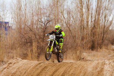 Motokros, Ukrayna, Harkov, 04.04.2021 'de Kharkov bölgesinin açık şampiyonası