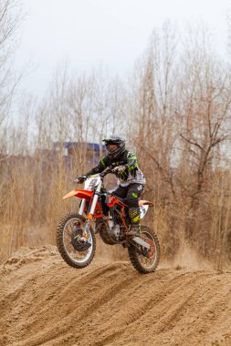 Motokros, Ukrayna, Harkov, 04.04.2021 'de Kharkov bölgesinin açık şampiyonası