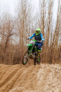 Motokros, Ukrayna, Harkov, 04.04.2021 'de Kharkov bölgesinin açık şampiyonası