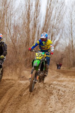 Motokros, Ukrayna, Harkov, 04.04.2021 'de Kharkov bölgesinin açık şampiyonası