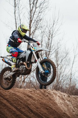 Motokros, Ukrayna, Harkov, 04.04.2021 'de Kharkov bölgesinin açık şampiyonası