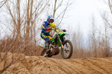 Motokros, Ukrayna, Harkov, 04.04.2021 'de Kharkov bölgesinin açık şampiyonası