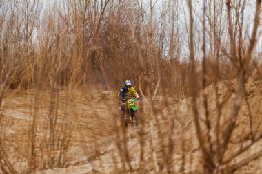 Motokros, Ukrayna, Harkov, 04.04.2021 'de Kharkov bölgesinin açık şampiyonası