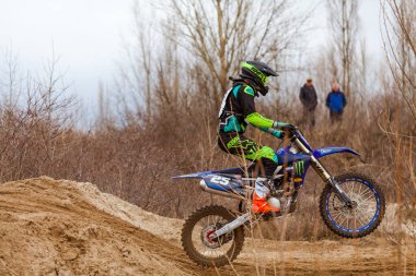 Motokros, Ukrayna, Harkov, 04.04.2021 'de Kharkov bölgesinin açık şampiyonası