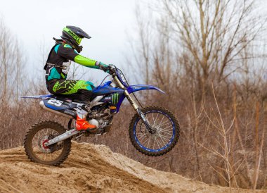 Motokros, Ukrayna, Harkov, 04.04.2021 'de Kharkov bölgesinin açık şampiyonası