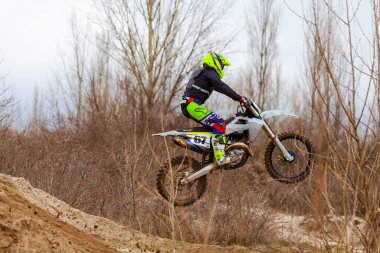 Motokros, Ukrayna, Harkov, 04.04.2021 'de Kharkov bölgesinin açık şampiyonası