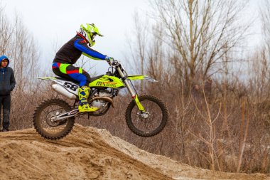 Motokros, Ukrayna, Harkov, 04.04.2021 'de Kharkov bölgesinin açık şampiyonası