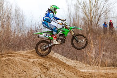 Motokros, Ukrayna, Harkov, 04.04.2021 'de Kharkov bölgesinin açık şampiyonası