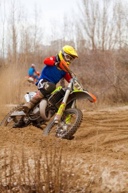 Motokros, Ukrayna, Harkov, 04.04.2021 'de Kharkov bölgesinin açık şampiyonası