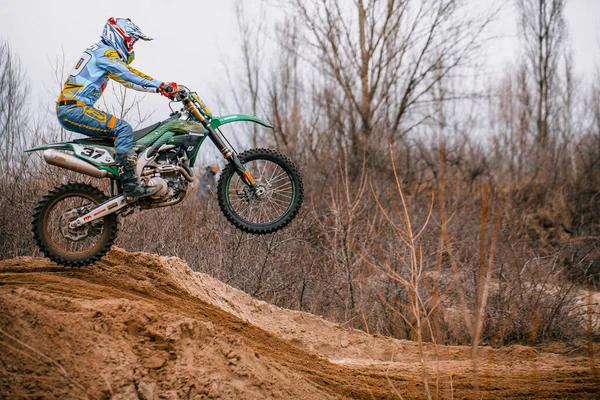 Motokros, Ukrayna, Harkov, 04.04.2021 'de Kharkov bölgesinin açık şampiyonası