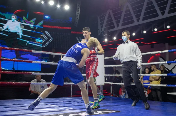 Bout Tussen Boyko Nikita Tsikalo Ruslan Gewichtsklasse Tot Tijdens Boxing — Stockfoto