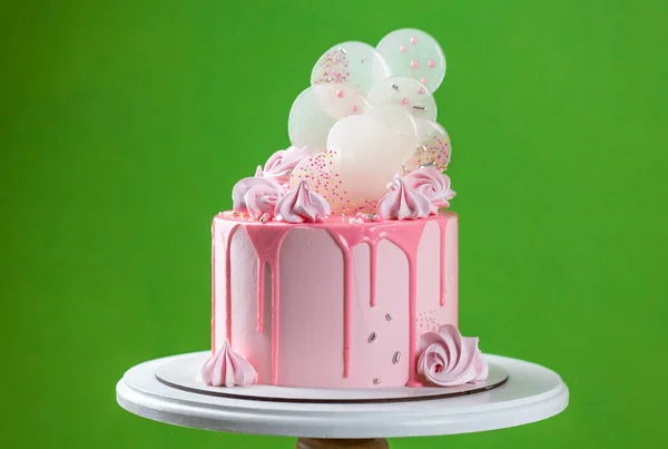 Pink Cream Cheese Cake Chocolate Chip Gouges Decorated Meringues Isomalt — Stock Photo, Image