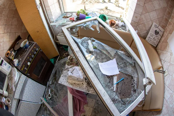 Kharkiv Oekraïne Maart 2022 Beschadigde Keuken Een Appartement Een Van — Stockfoto